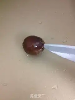 Make Sugar roasted chestnuts step 1
