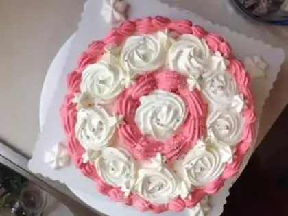 Make Eight-inch cream cake step 4