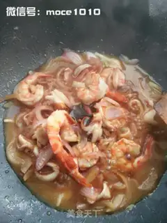 Make Seafood noodles step 5