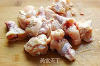 Make Three chickens on the table step 0