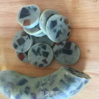 Make Homemade pine balls step 13