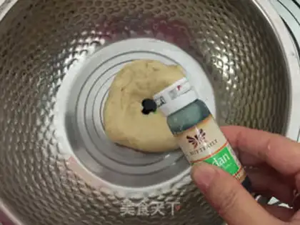 Make Bean three-colored toast step 4