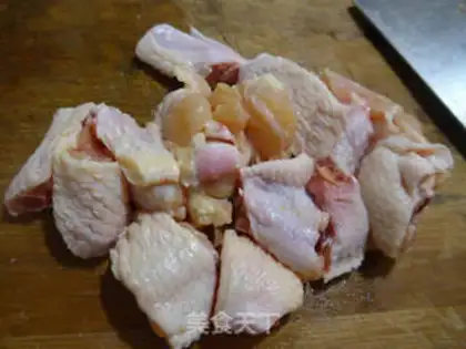 Make Peaches fried chicken wings step 1