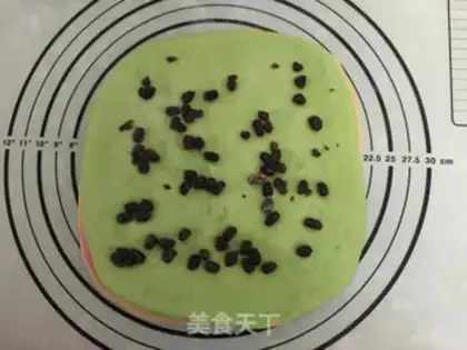 Make Bean three-colored toast step 12