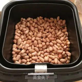 Make Homemade fragrance peanut rice step 4
