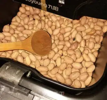 Make Homemade fragrance peanut rice step 6