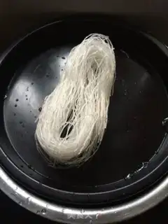 Make A garlic fan with a shrimp back step 1