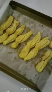 Make Milky coconut bread bar step 19