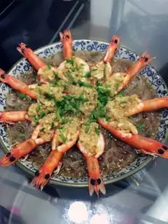 Make A garlic fan with a shrimp back step 9