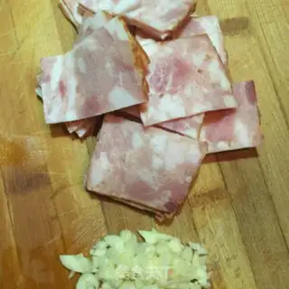 Make Bacon Dutch beans step 1