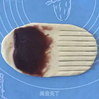 Make Soup and caterpillar bread step 12