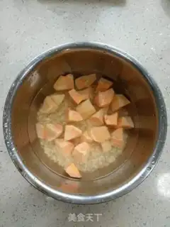 Make A melon oatmeal step 1
