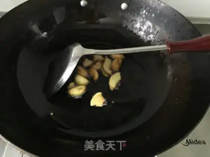 Make Spicy dry shrimp step 3