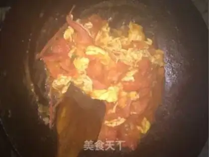 Make Tomato fried eggs step 4
