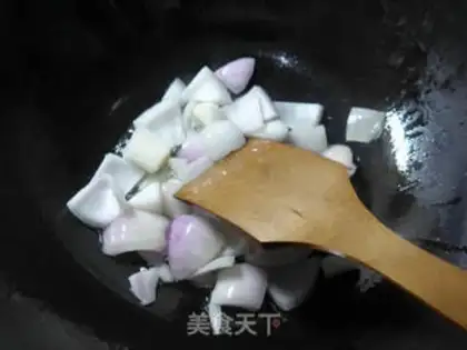 Make Onion fried pig intestines step 2