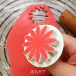 Make Rolling sugar cake step 38
