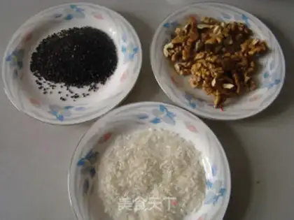 Make walnut sesame plaza step 0