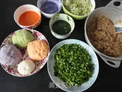 Make The colored dumplings of the winter step 0
