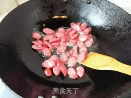 Make Sausage tea and hot pepper step 1