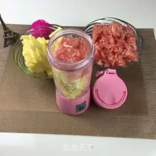 Make Jelly and pineapple juice step 0