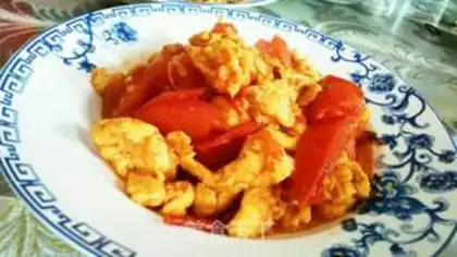 Make Tomato fried eggs step 6