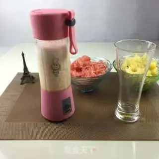 Make Jelly and pineapple juice step 2