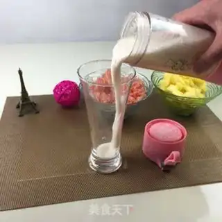 Make Jelly and pineapple juice step 3