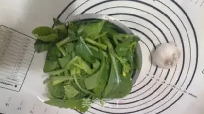 Make Garlic cuisine step 0