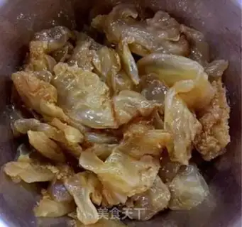 Make Old vinegar cucumber stings his head step 0