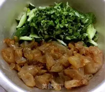 Make Old vinegar cucumber stings his head step 4