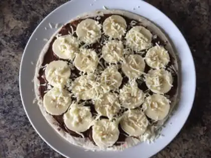 Make Chocolate cheese pizza step 4