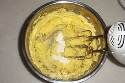 Make Almond cookies step 1