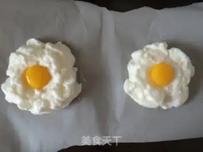 Make Dream clouds and eggs step 3
