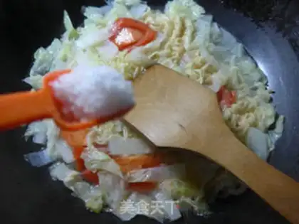 Make Tomato cabbage. Noodles step 5