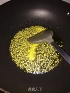 Make Gold, silver, garlic, dragonfish step 3