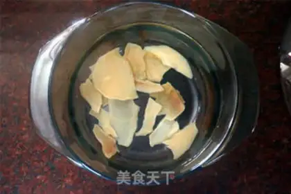 Make Sniffle pork soup step 1