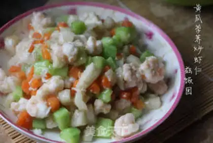 Make cucumber cucumbers and shrimp step 1
