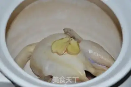 Make Red mushroom chicken soup step 2
