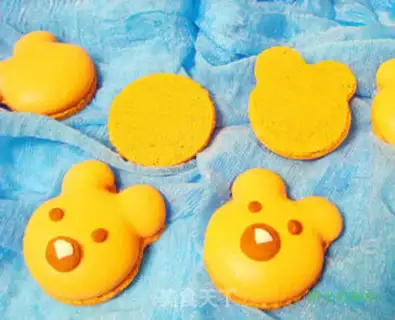 Make Bear lollipop macaron step 13