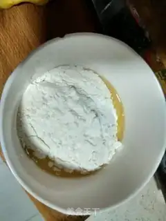 Make Apple yogurt cake step 1