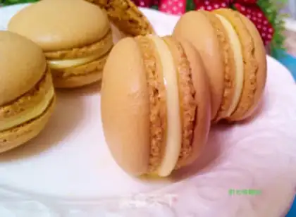 Make Bear lollipop macaron step 15