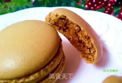 Make Bear lollipop macaron step 18