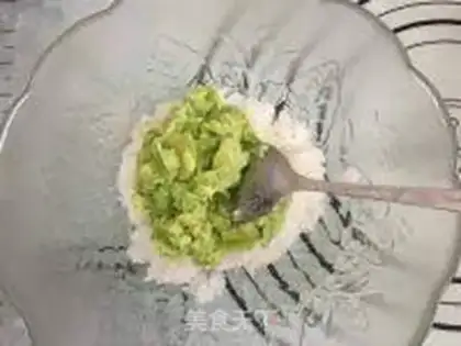 Make Cream-fruit sushi step 8