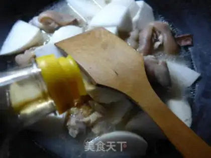 Make Roach burns pig hoofs step 7