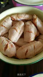 Make New Orleans fried chicken wings step 0