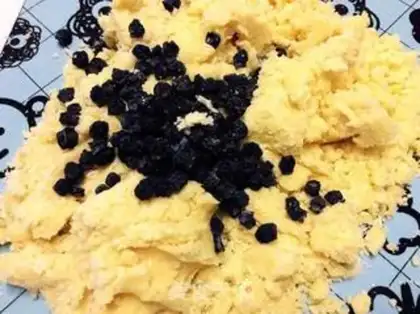 Make Blueberry cookies step 4