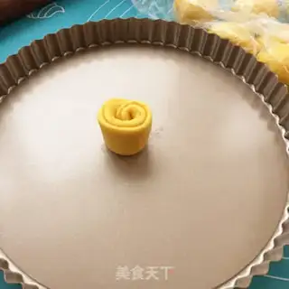 Make Money bouquet step 9