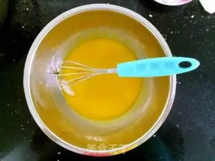 Make Blueberry roll step 1