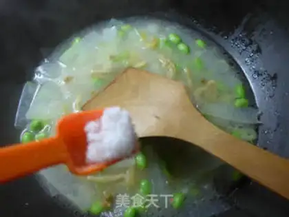 Make Squeeze the cabbage and cook the melon step 4