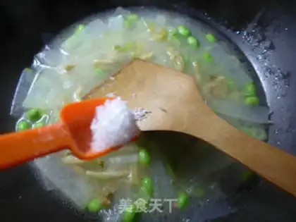 Make Squeeze the cabbage and cook the melon step 5